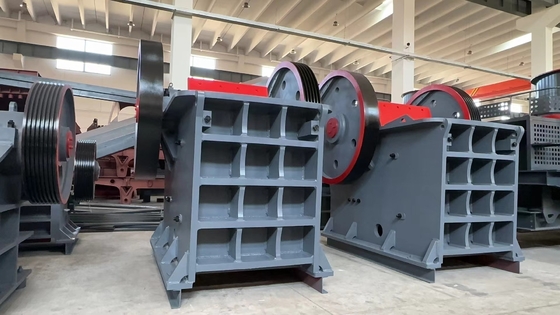 Установка Тяжелое оборудование PE600*900 Челюстный дробитель для дробивания и обработки руды